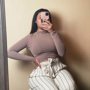 Long sleeve crop top